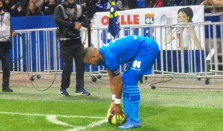 申花出征亚冠：六外援携手出战广岛，斯卢茨基誓言全力以赴