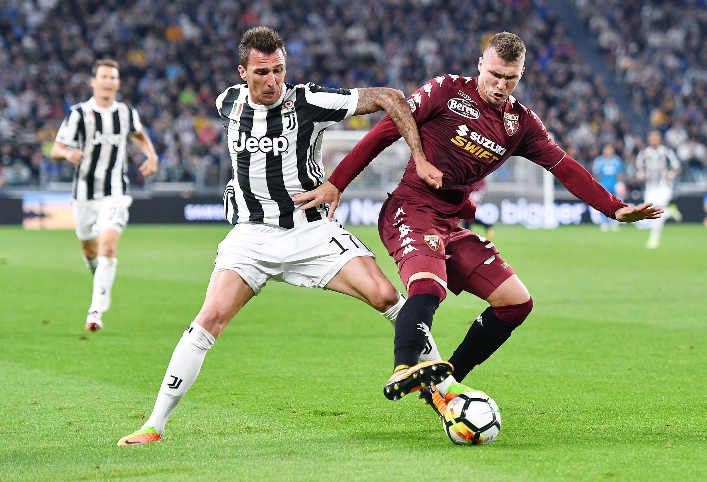 巴塞罗那瞄准劳塔罗·马丁内斯：转会市场的新动向（巴塞罗那锁定劳塔罗·马丁内斯，转会市场掀新波澜）