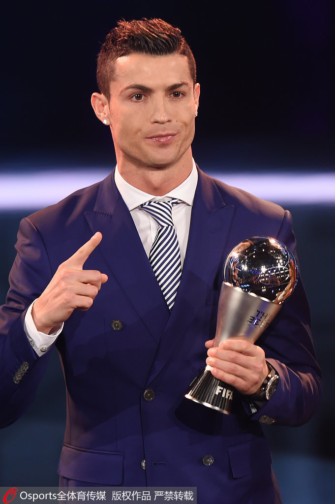 东契奇：斯玛特给替补席带来了能量，他说啥我们都会听