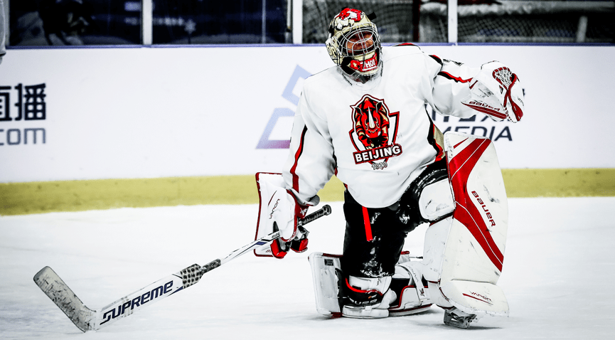 亚马尔送制胜助攻后染黄，无缘下一轮对阵布拉格斯拉维亚的欧冠（亚马尔制胜助攻后染黄，欧冠下轮缺席战布拉格斯拉维亚）