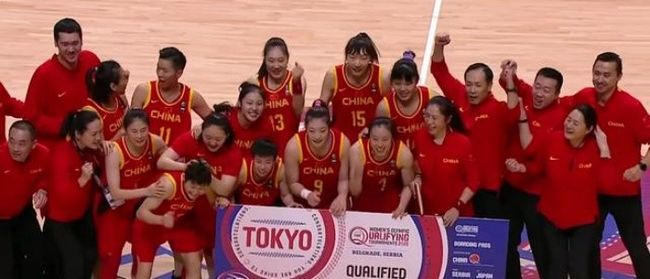 拼劲十足，多库17岁时曾与孔帕尼进行一对一单挑（17岁多库斗志十足，曾与孔帕尼上演一对一对决）