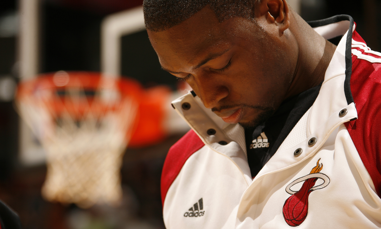 杨晨对话施拉普纳：中国球员不该只为钱踢球，留洋从乙级开始（杨晨与施拉普纳对谈：中国球员别唯钱论，留洋不妨从乙级联赛起步）