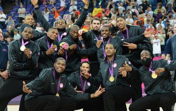 第41圈，诺里斯进站做出二停，维斯塔潘超越皮亚斯特里升至第1（第41圈诺里斯二停，维斯塔潘超越皮亚斯特里升至领跑）