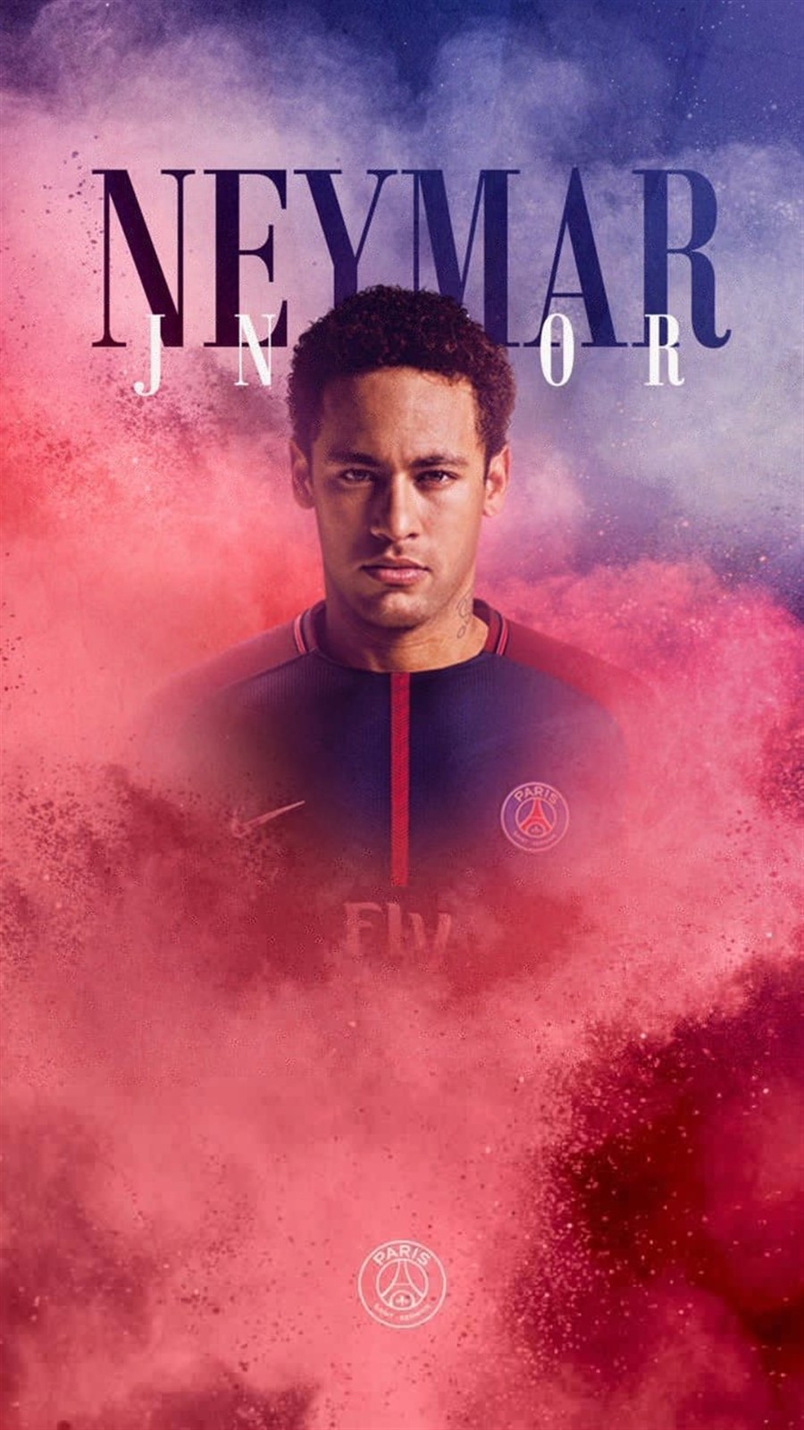 太阳报：里奇的主持人女友亮相米兰德比，透视装造型引发热议（太阳报：里奇主持人女友现身米兰德比，透视穿搭惹热议）