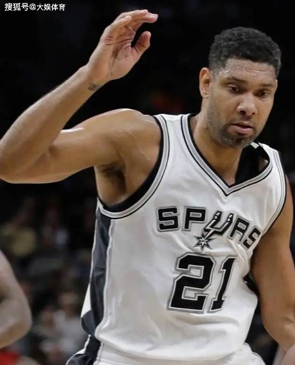 法甲战报：科巴尔点射，迪奥曼德扳平，巴黎FC1-1欧塞尔（法甲速递：科巴尔点球建功，迪奥曼德扳平，巴黎FC1-1战平欧塞尔）