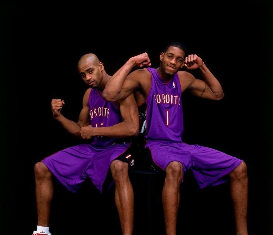 曼联明晨客战狼队，取胜可跃居第六（曼联明晨客场挑战狼队，赢球可升至第六位）