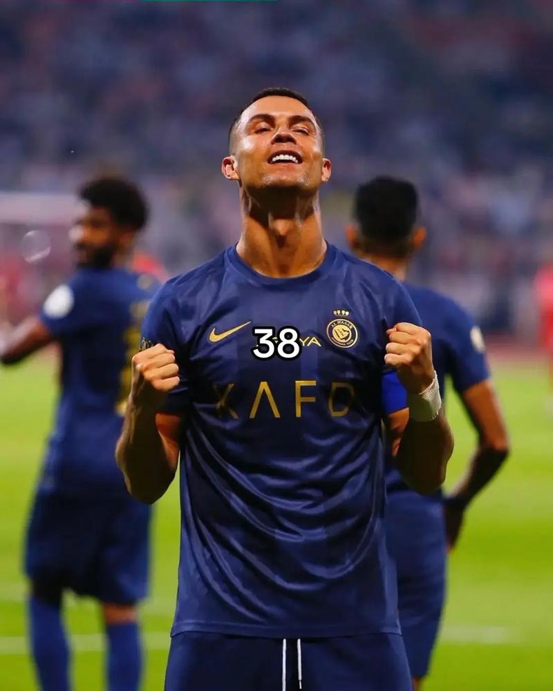 篮球篮网明星球员强调团结：我们是一支队伍（篮网核心强调团结：我们是一体）