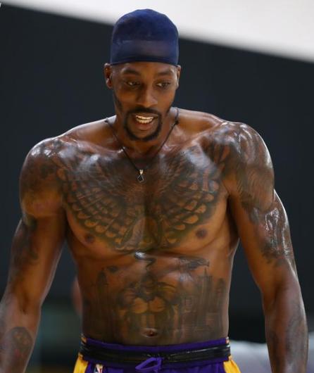 会打球的人，都有这个习惯（打球的人都有一个共同习惯）