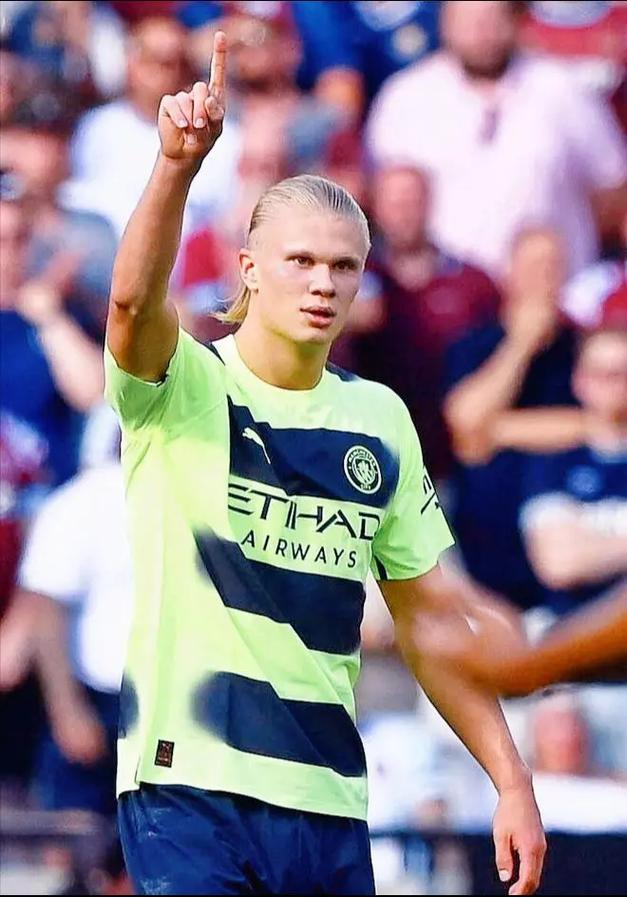 冲超福将，和晓强三年内先后帮助西海岸、英博、铜梁龙冲超（三年三队冲超，和晓强堪称西海岸、英博、铜梁龙的福将）