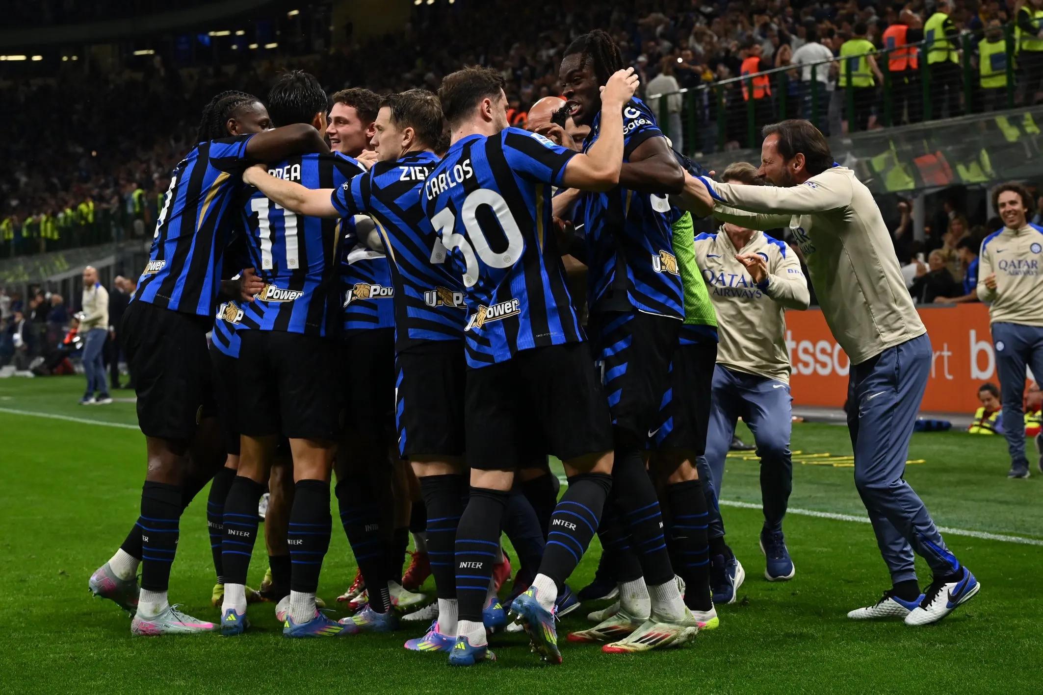 陈威vs柔佛新山半场数据：贡献5次扑救，评分暂为全场最高（陈威半场战柔佛新山：完成5次扑救，评分暂列全场第一）